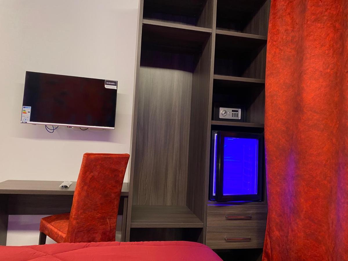 Oasilandia Bed & Breakfast Dorno Exterior foto